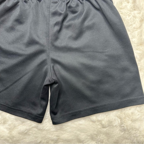 Under Armour Shorts Black & White Size 4 - Picture 11 of 16
